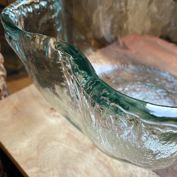 Elegant Recycled Glass Serving Bowl🏠 - Picture 4 of 11
